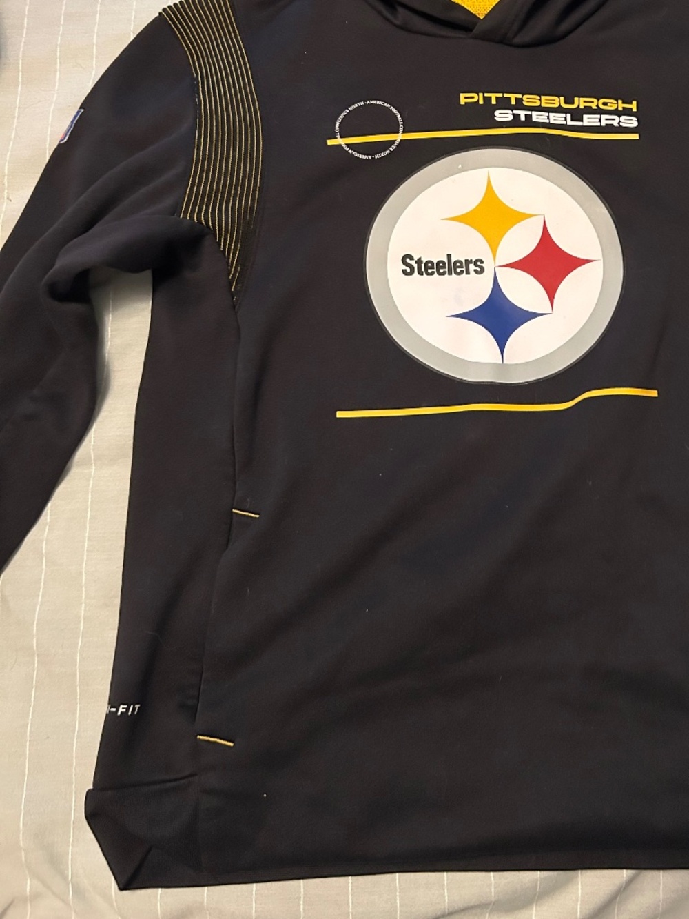 Pittsburgh Steelers dri fit youth large sweatshirt